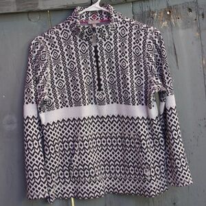 Medium Petite Sweater. Women's Cotton. Black and white.